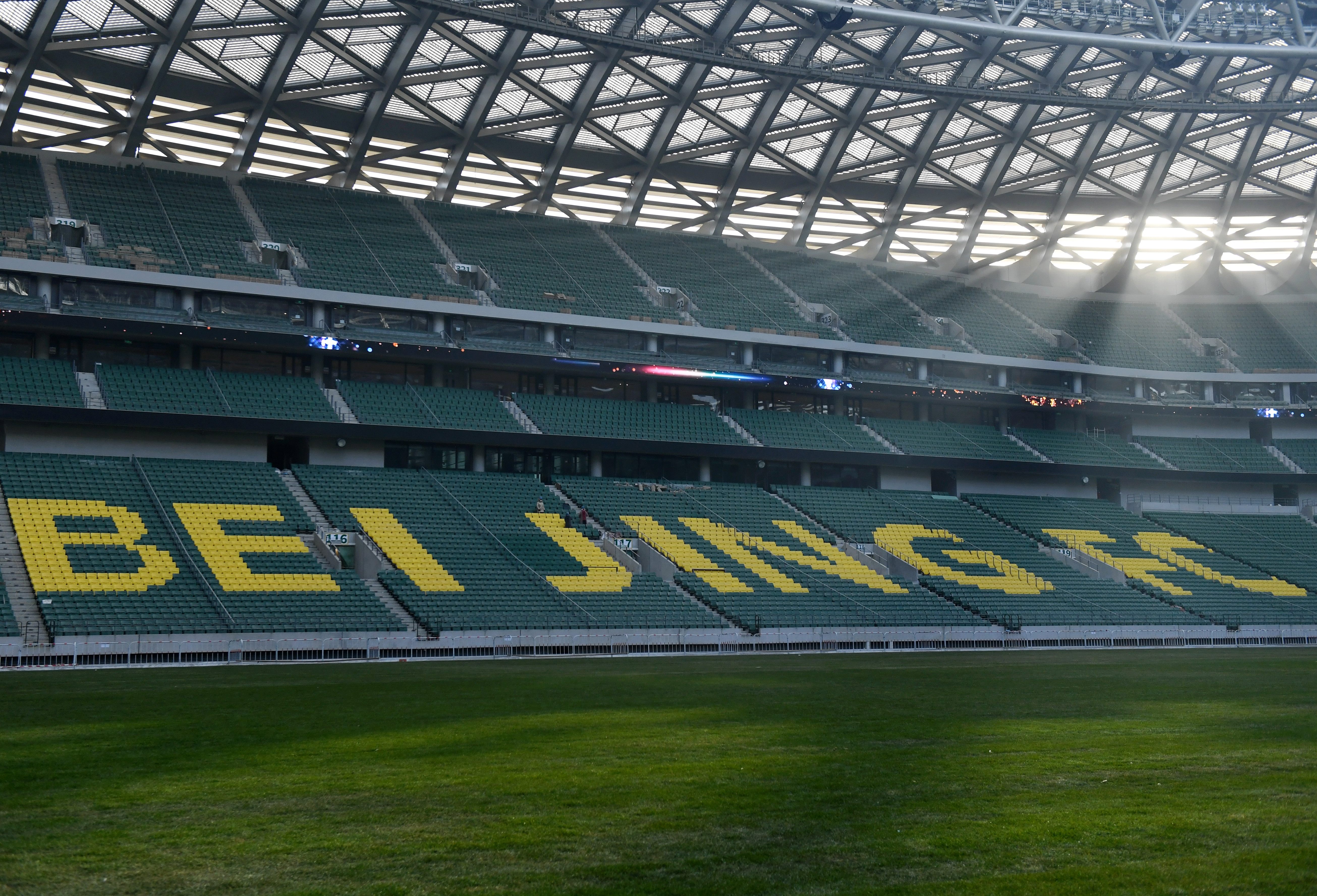 北京首座国际标准专业足球场"新工体"落成(2)