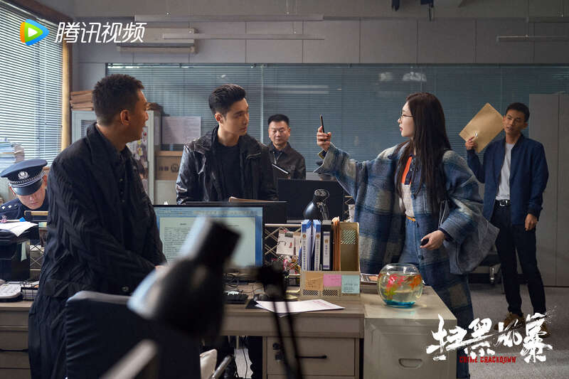 导演五百:《扫黑风暴》的逻辑体现在"留白"中