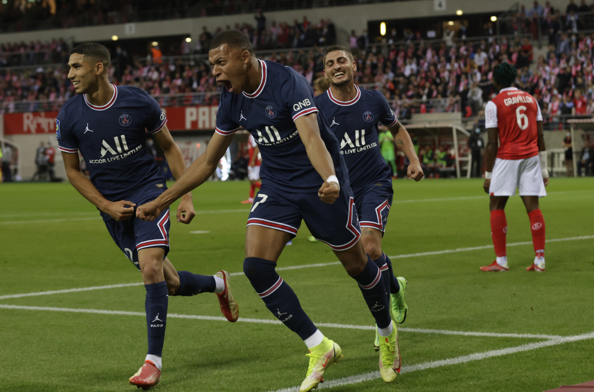 (12)足球——法甲联赛:巴黎圣日耳曼胜兰斯