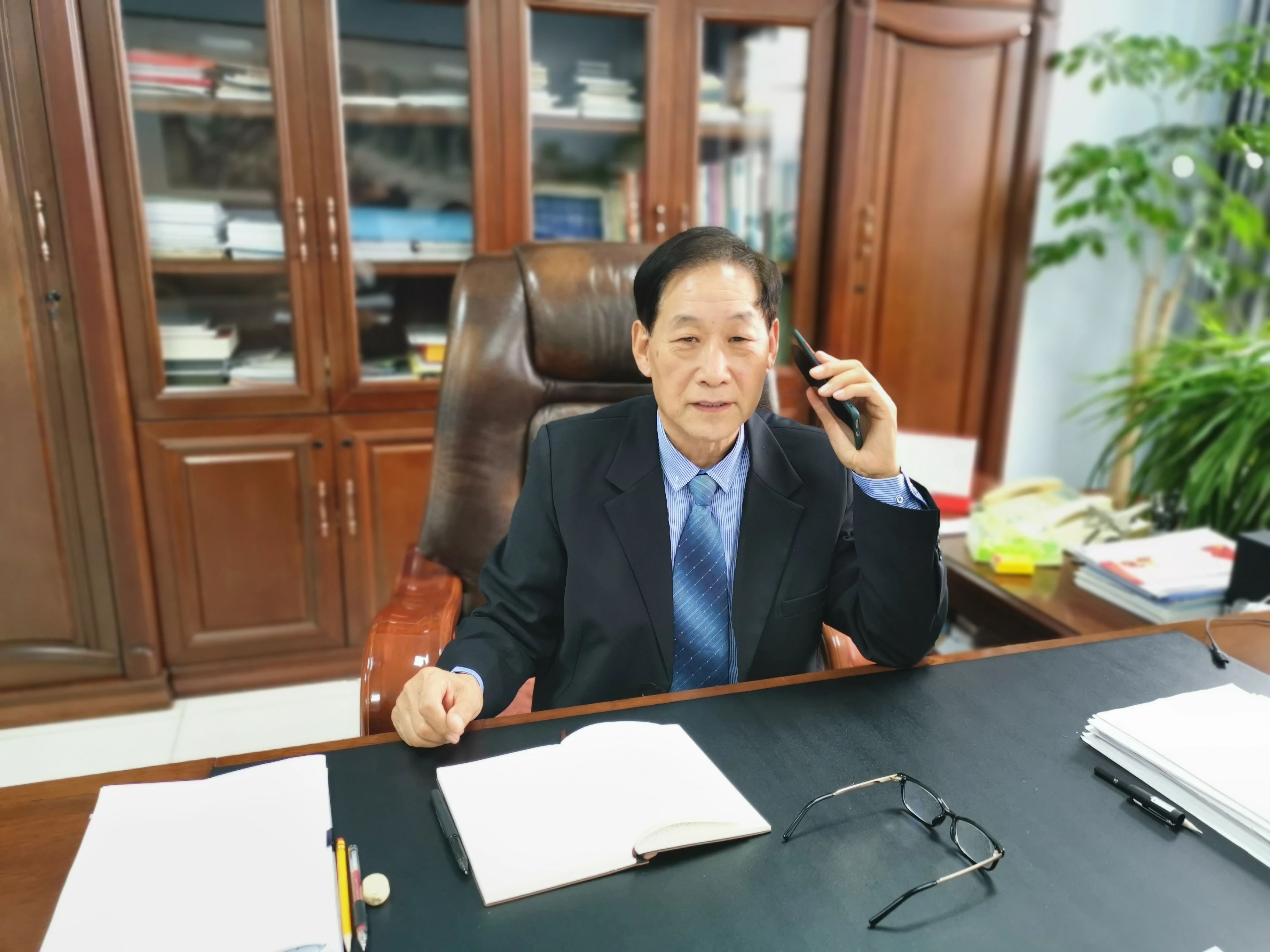 冯建卫,男,民盟盟员,省直民盟辛集总支主委,现任辛集市信德中学校长.