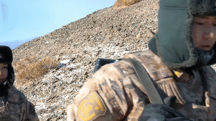 ����30�����϶ȡ�������10������Խ7��ѩɽ����Ů������Ѳ�߶ӣ�������