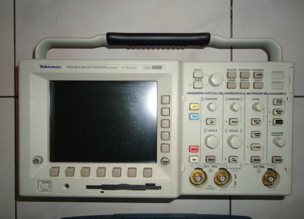 美国tektronix dpo3014数字荧光示波器