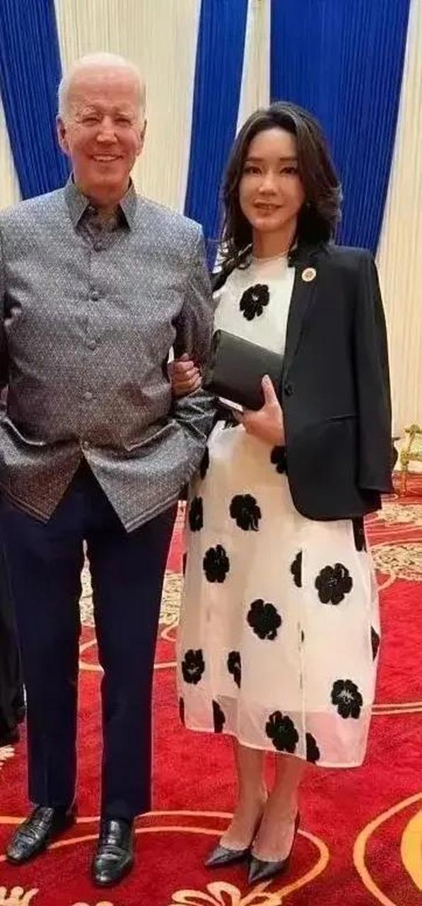 韩国总筒尹锡悦美国之行,真是赔了夫人又折兵.