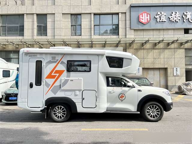 c型房车 四驱图片