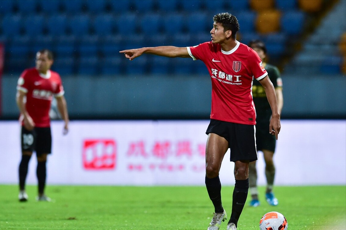 停赛3场,阿不都海米提并非菜鸟,为何掉进张玉宁的红牌圈套