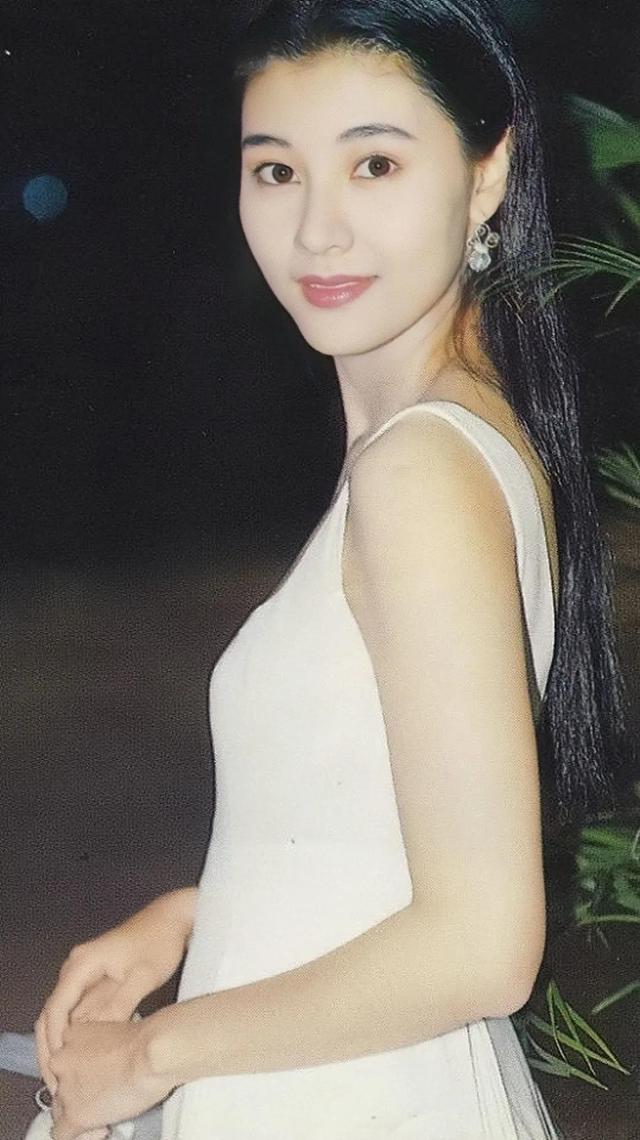 50张最美港姐李嘉欣旧照欣赏,石破天惊的美可不是吹的