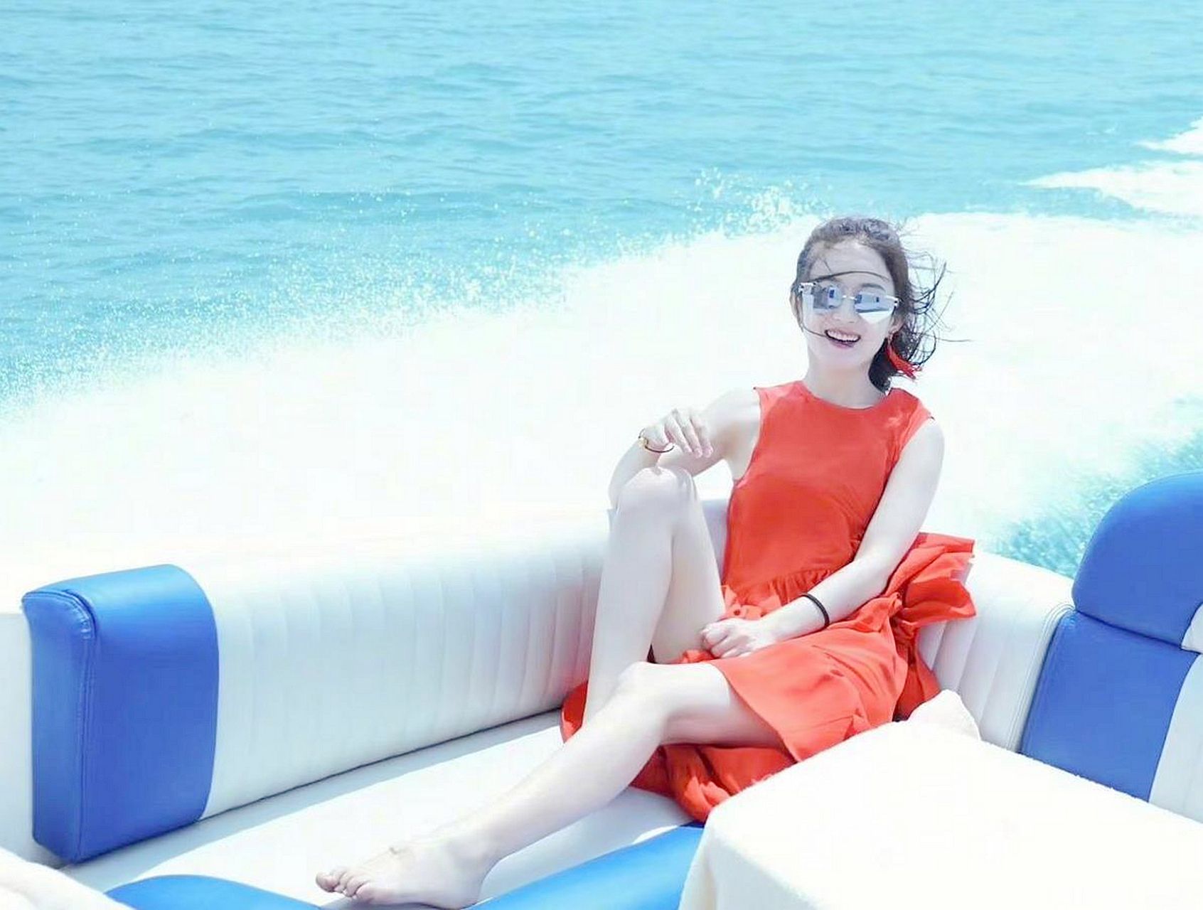 赵丽颖的嫩腿玉足[亲亲][亲亲]