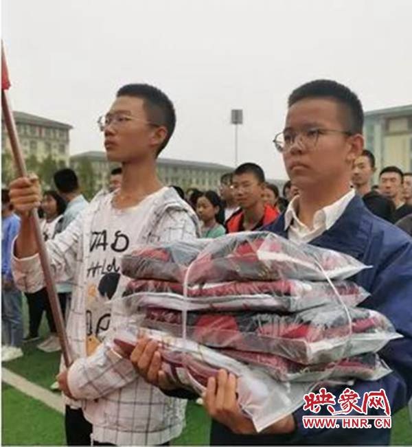 林州世纪学校校服图片图片