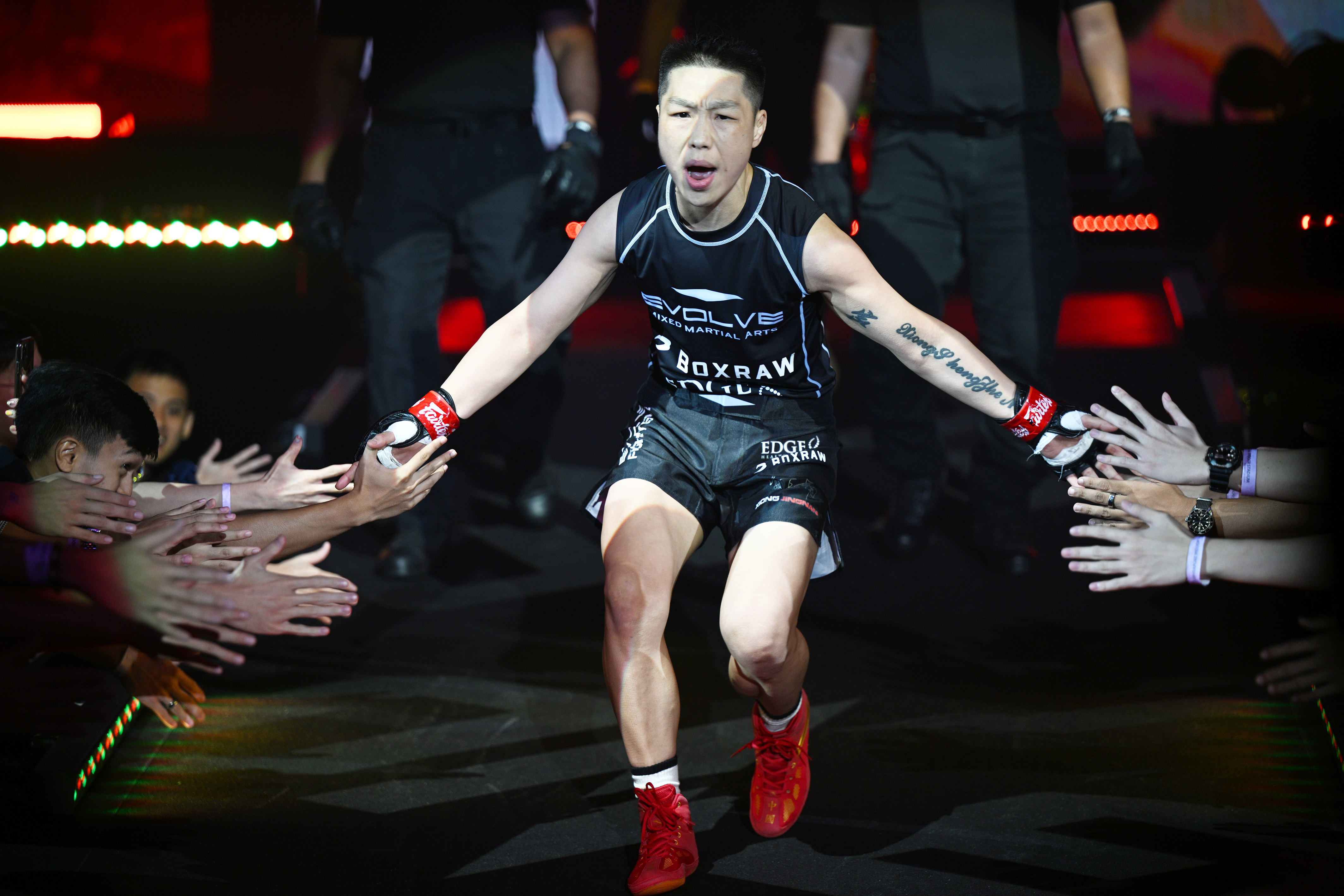 综合格斗丨熊竞楠第七次卫冕one世界冠军