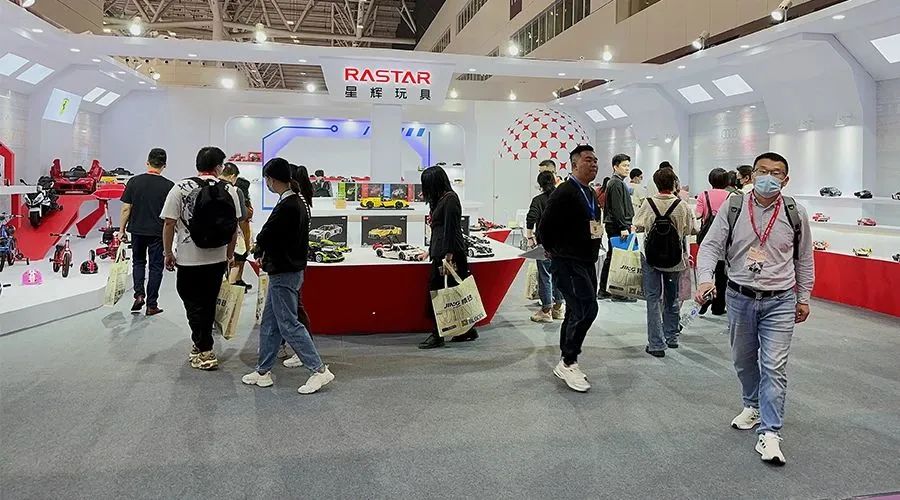 深圳玩具展开幕星辉娱乐携众多新品亮相