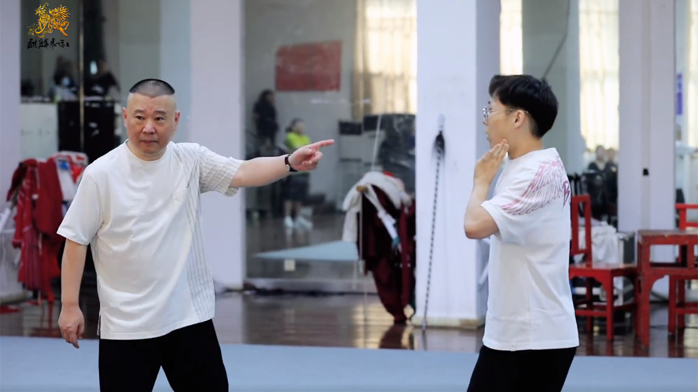 郭德纲,陶阳排练照被晒,如此成功还这么努力,怪不得他们这么火