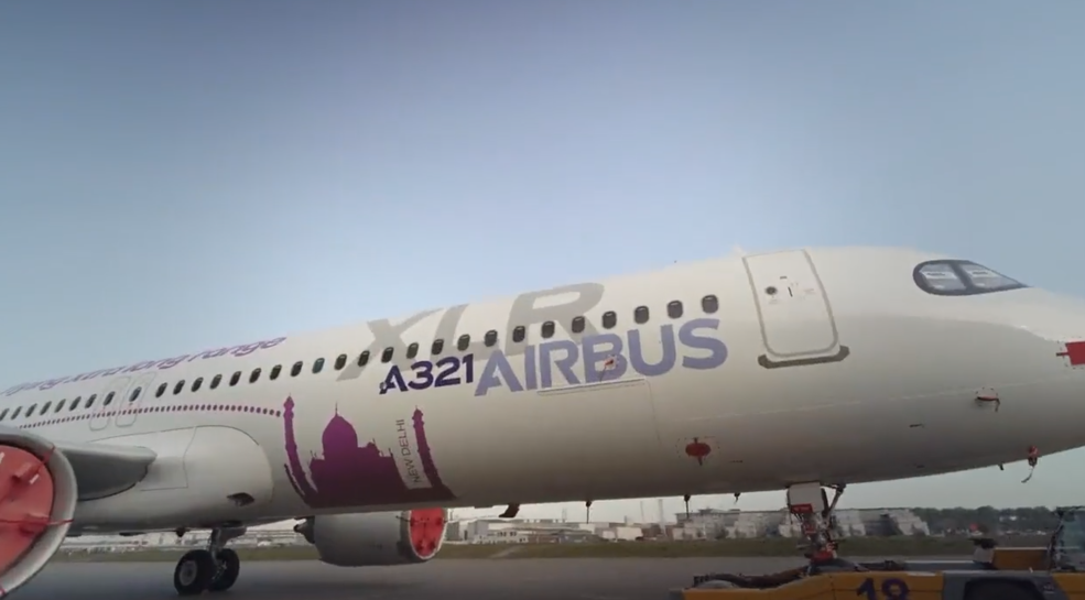 空客首架超远程型a321xlr飞机亮相:航程达8700公里,2023年交付