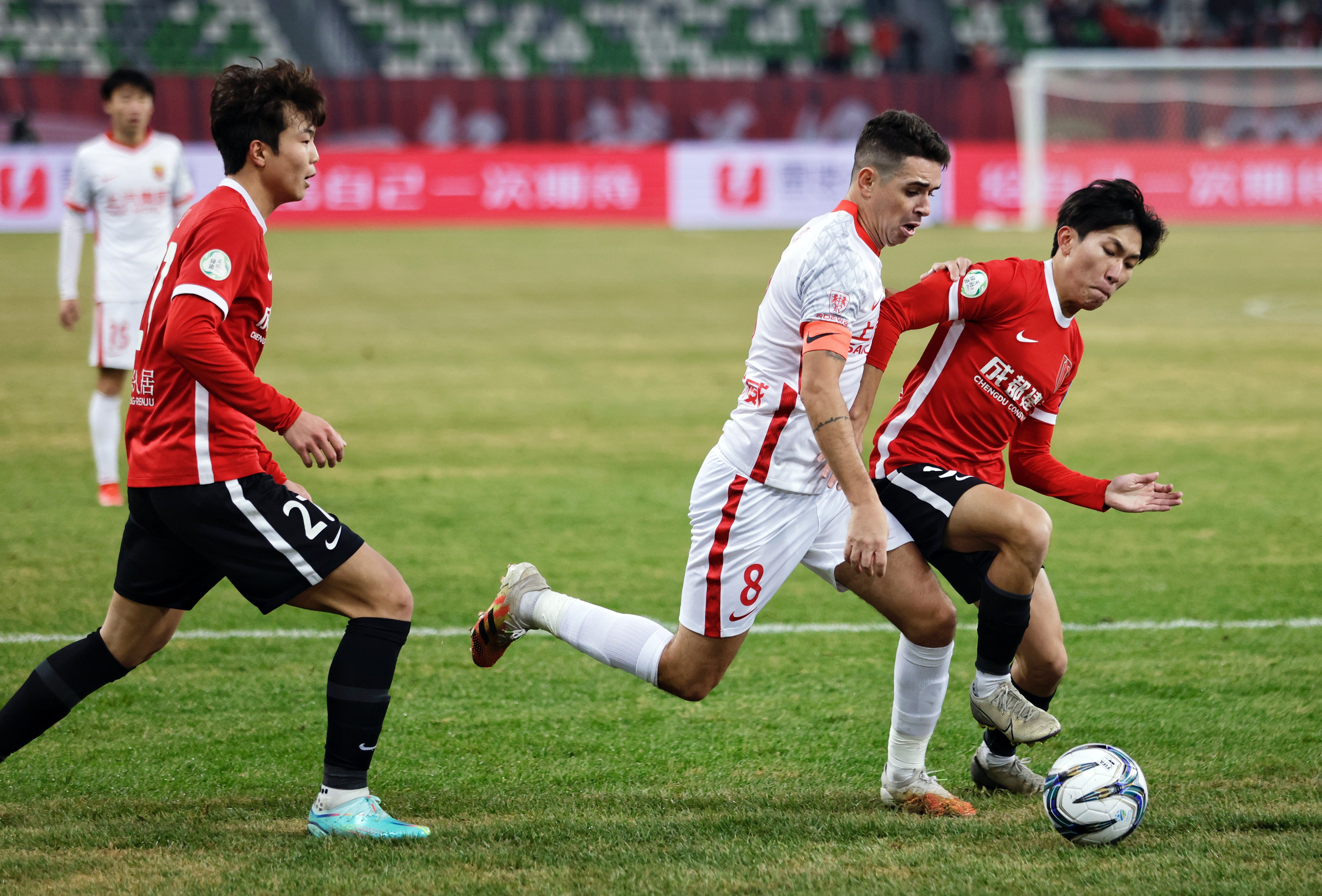 足球——足协杯:上海海港晋级半决赛