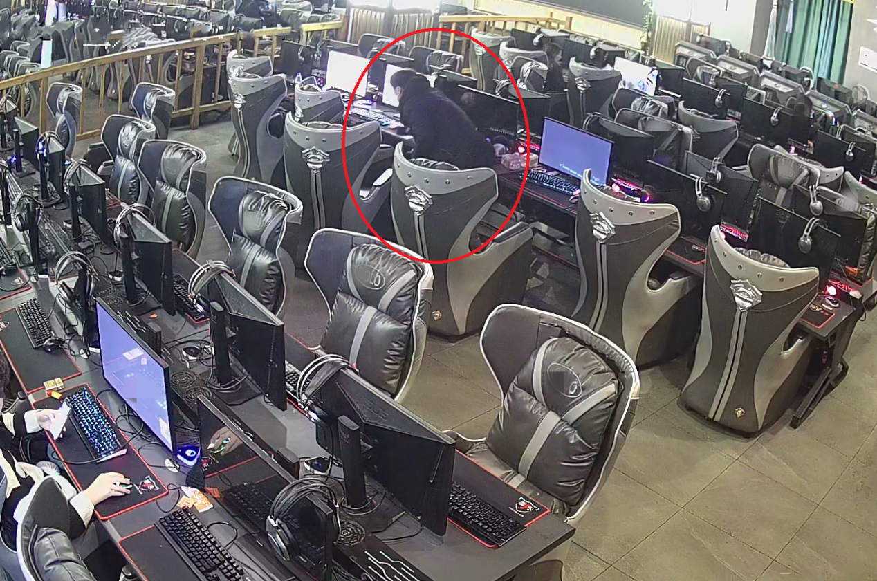 网吧偷手机上瘾?"易容换装"亦难逃法网