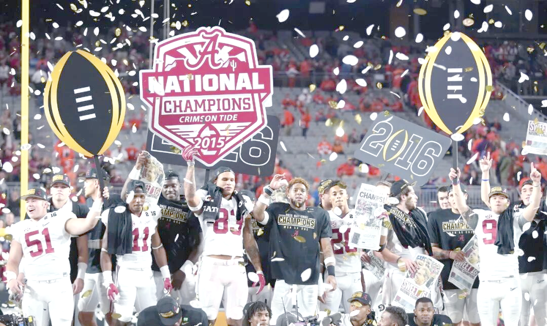 现场｜NFL焦点来临，大学橄榄球排名讨论延续，不容错过，球迷讨论提前升温