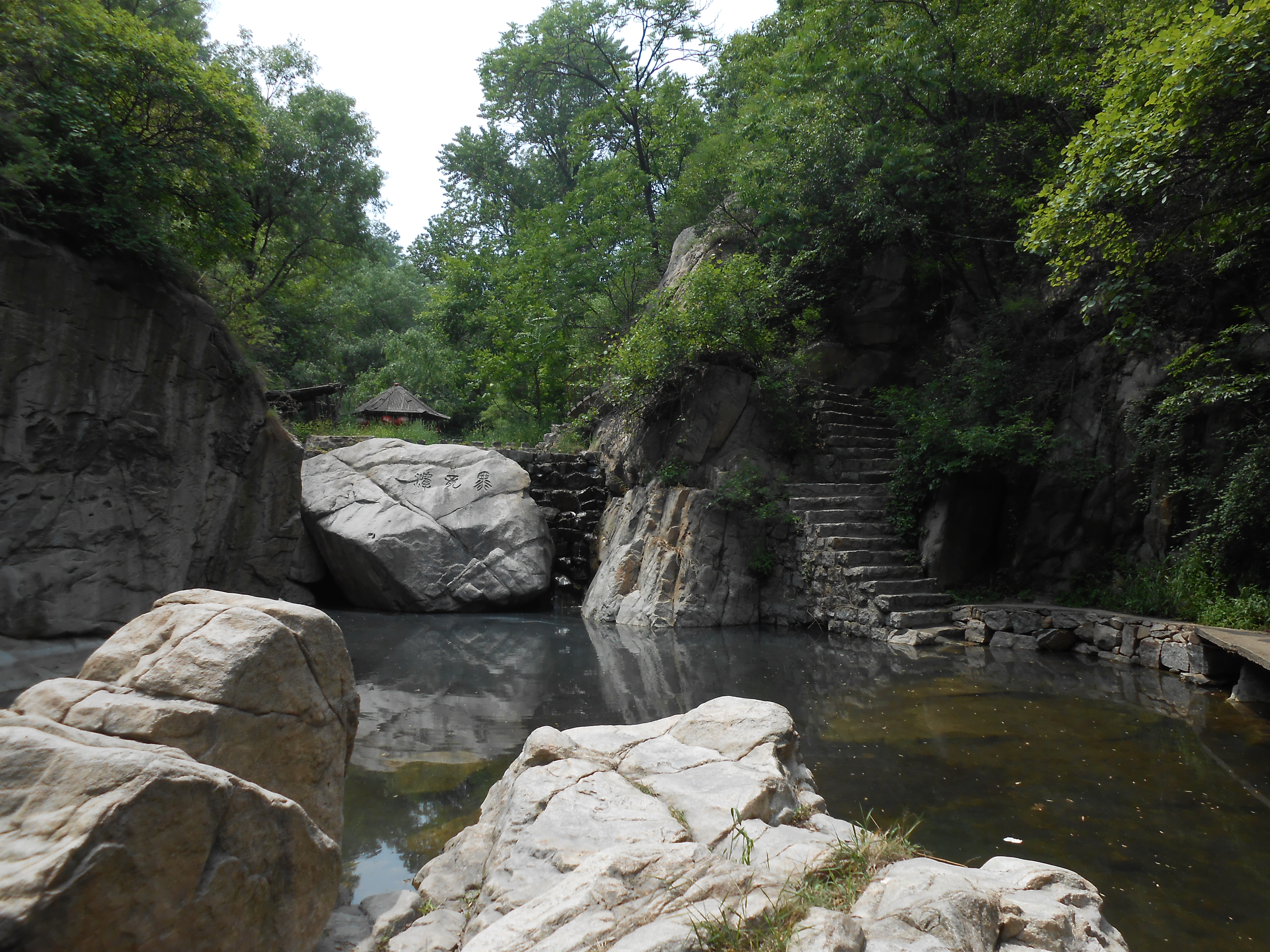 山东淄博的淋漓湖王母池景区一日游
