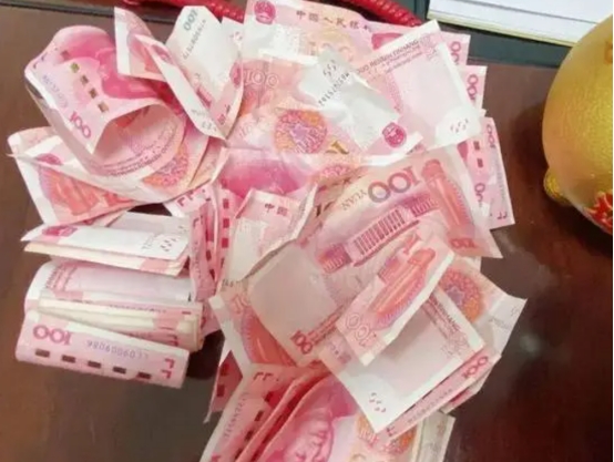 一万现金照片高清图片