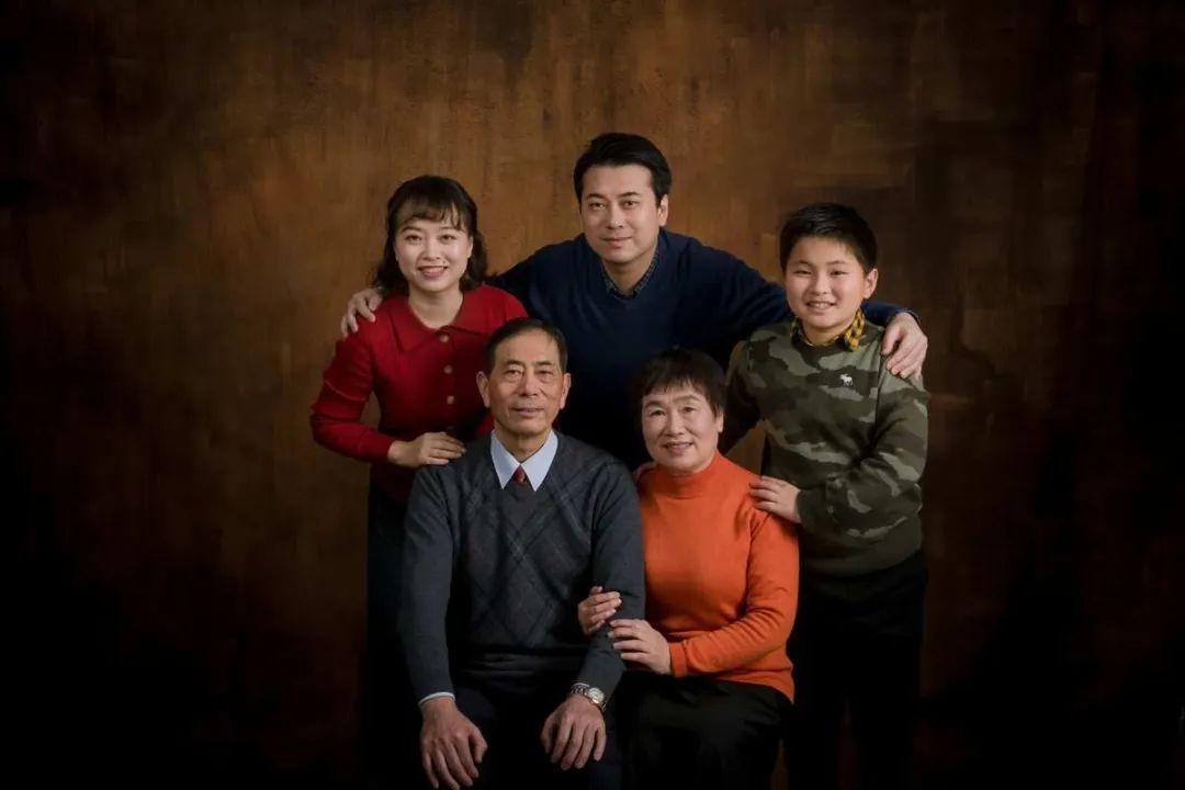 "三八"妇女节"最美"全家福免费拍