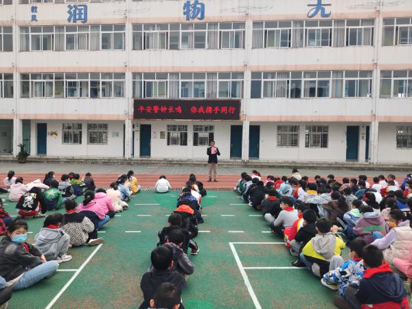 宁国市东津小学开展消防疏散安全演练活动