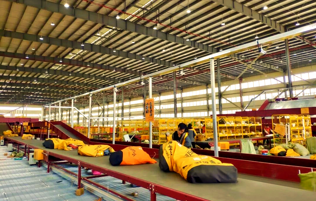 韵达西北快递基地:智能分拣助推物流革新