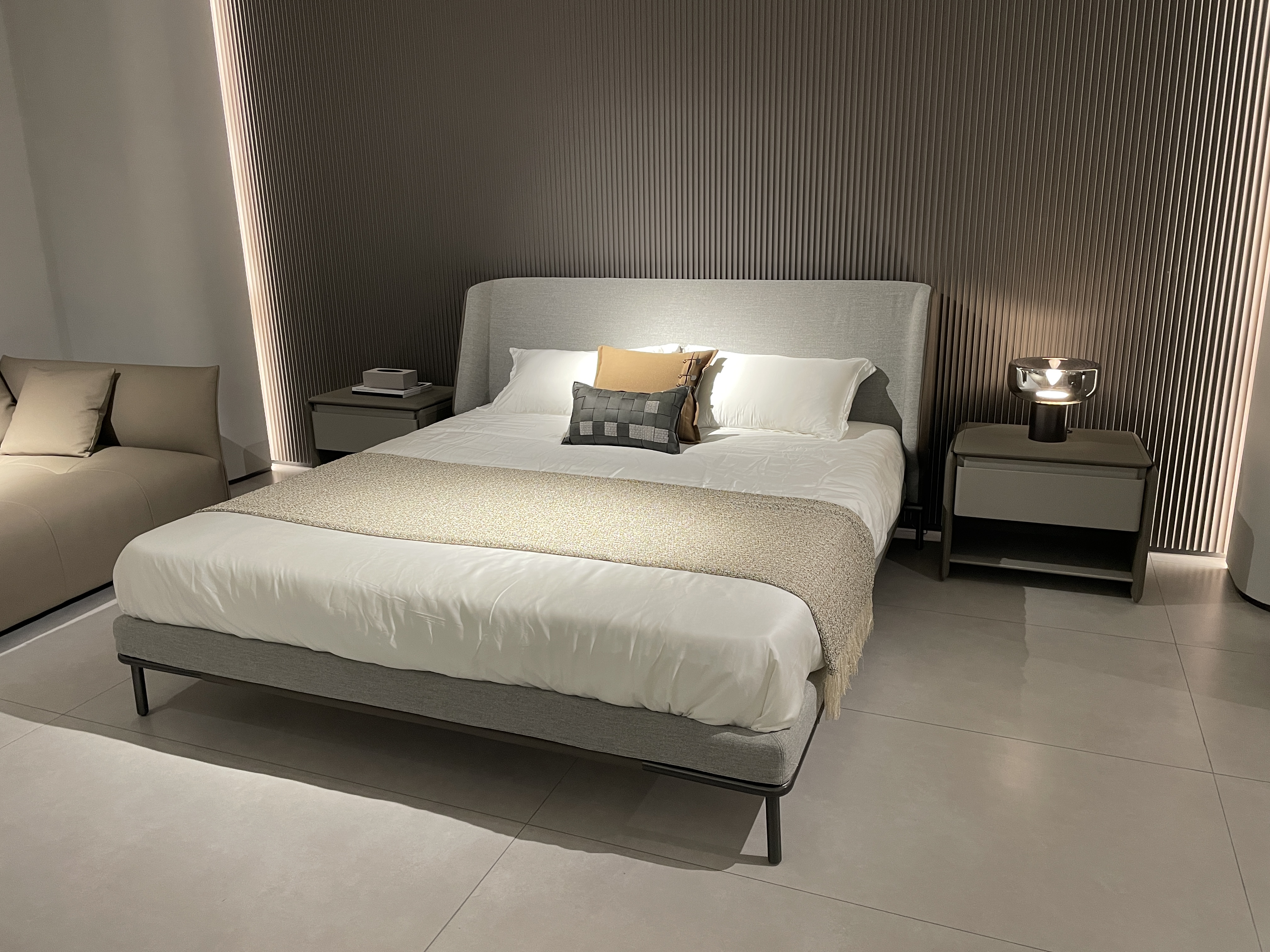 如何选购完美意式极简床,这四个技巧学起来!