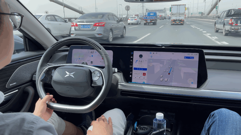 广州试驾小鹏ngp 看l2级自动驾驶如何自行超车下匝道