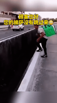 这孩纸看来是进不了男足了 第2张