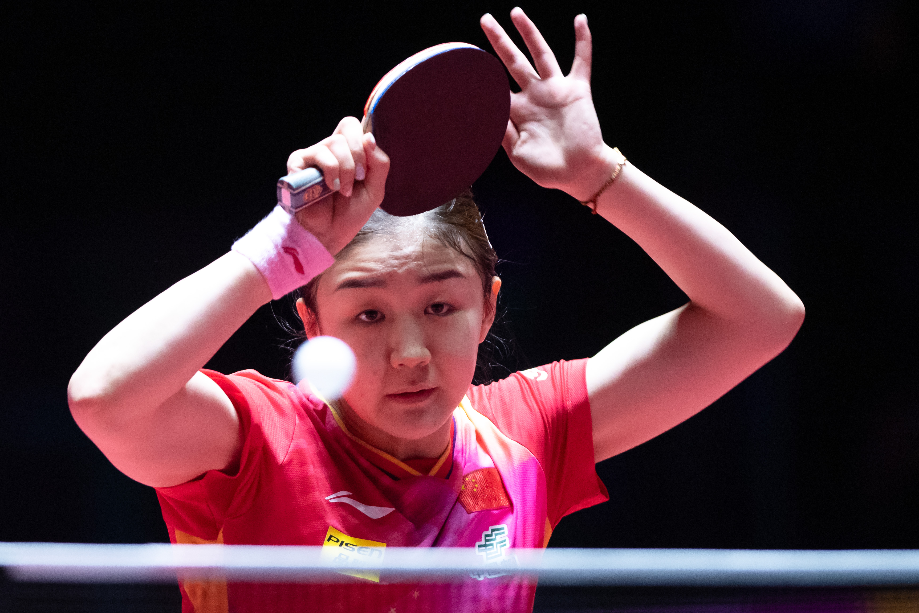 (体育)乒乓球——澳门世界杯:孙颖莎胜陈梦晋级决赛