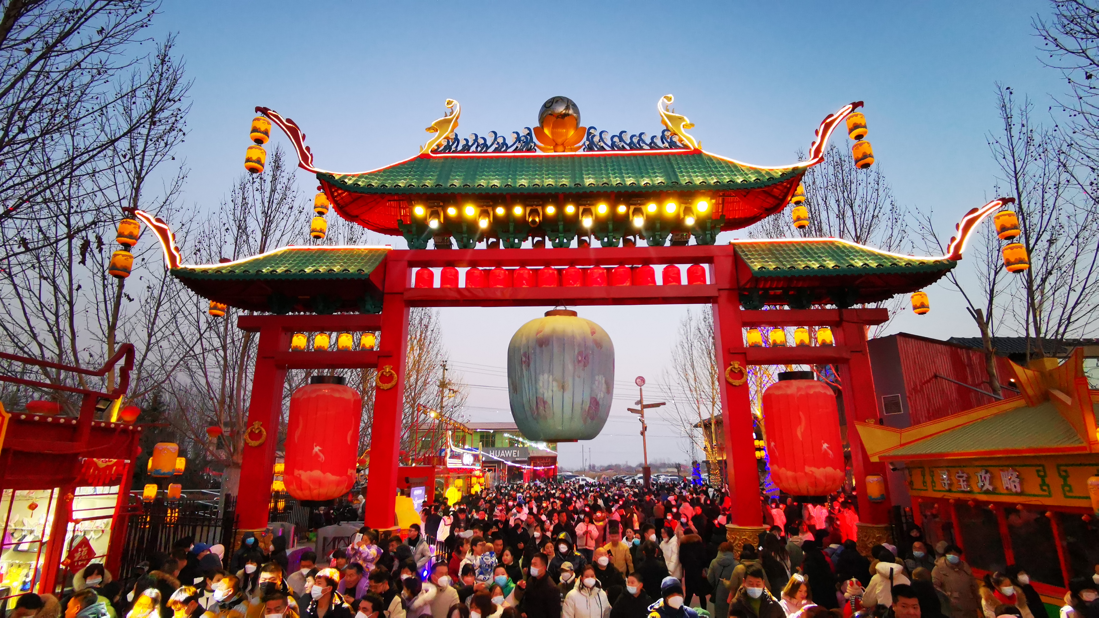 高邑凤凰不夜城点爆年节热闹氛围