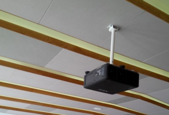 分享一下我家投影仪安装过程