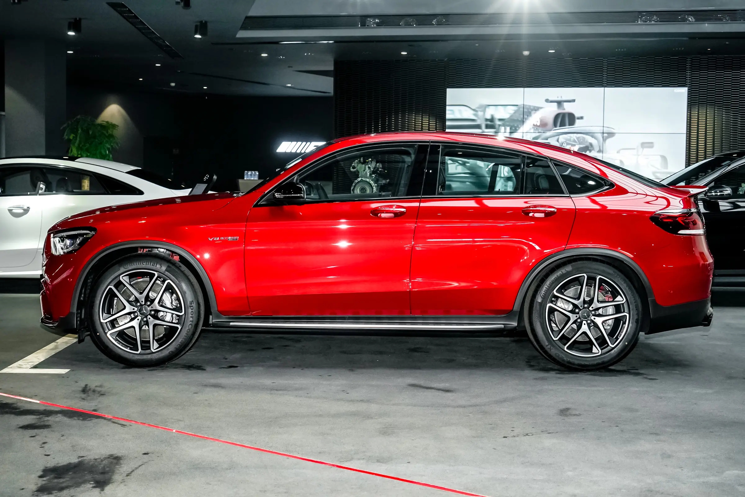 4.9s破百,集性能,颜值于一体,奔驰glc轿跑 amg详解