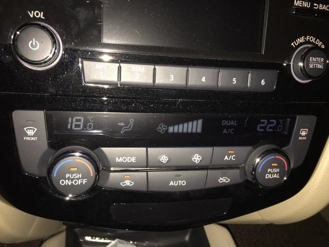 汽车空调一档没风,二三四挡有风,这是什么原因?