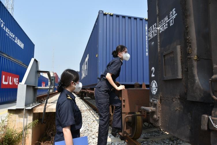 增城西站中欧班列上半年开行量同比增三成