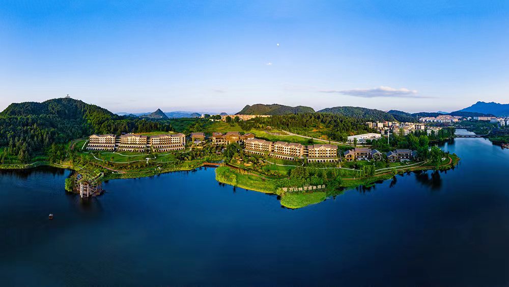 避暑到贵州·度假到丹寨|来丹寨万达锦华温泉酒店感受缤纷夏日