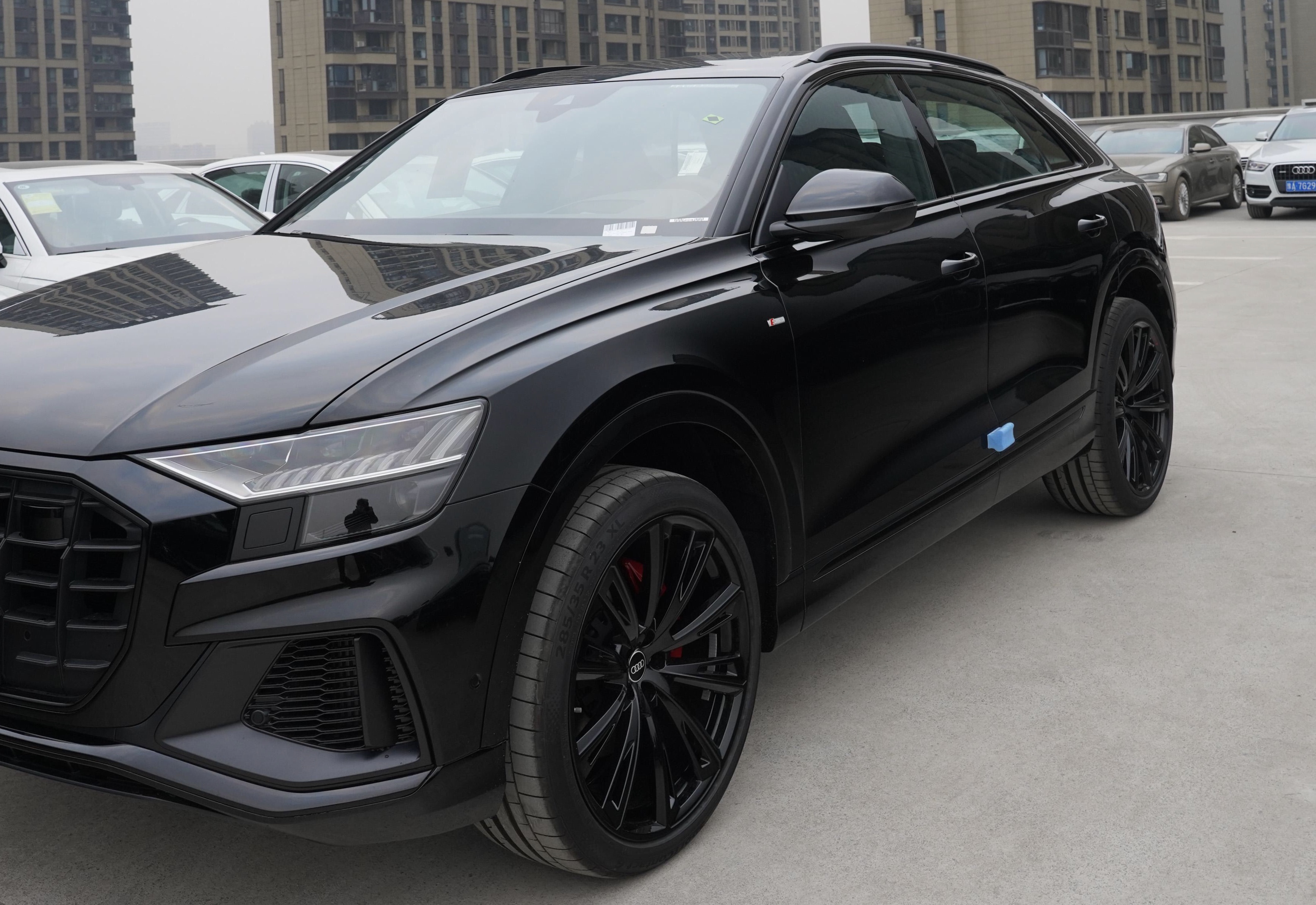 奥迪又一旗舰登场!人称换标"urus",3.0t 主动转向,带无框门