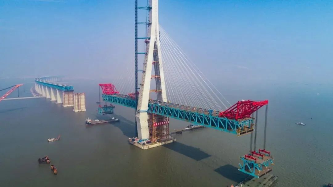 雄安号"中国中铁工业是新兴产业的先行者紧抓新型轨道交通领域的机遇