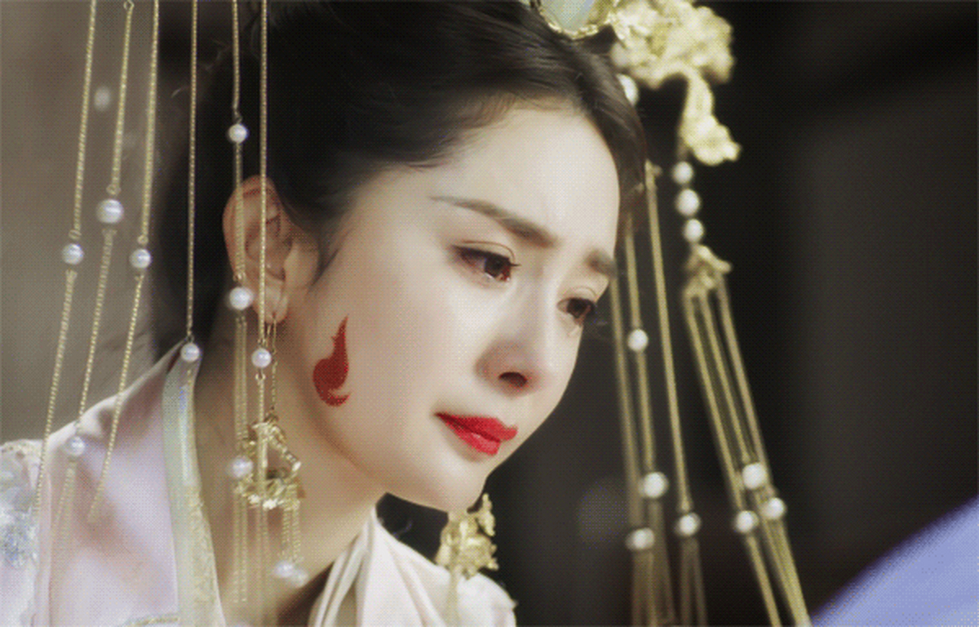 和经纪人一起成立嘉行,最火的时候互相对赌,从300