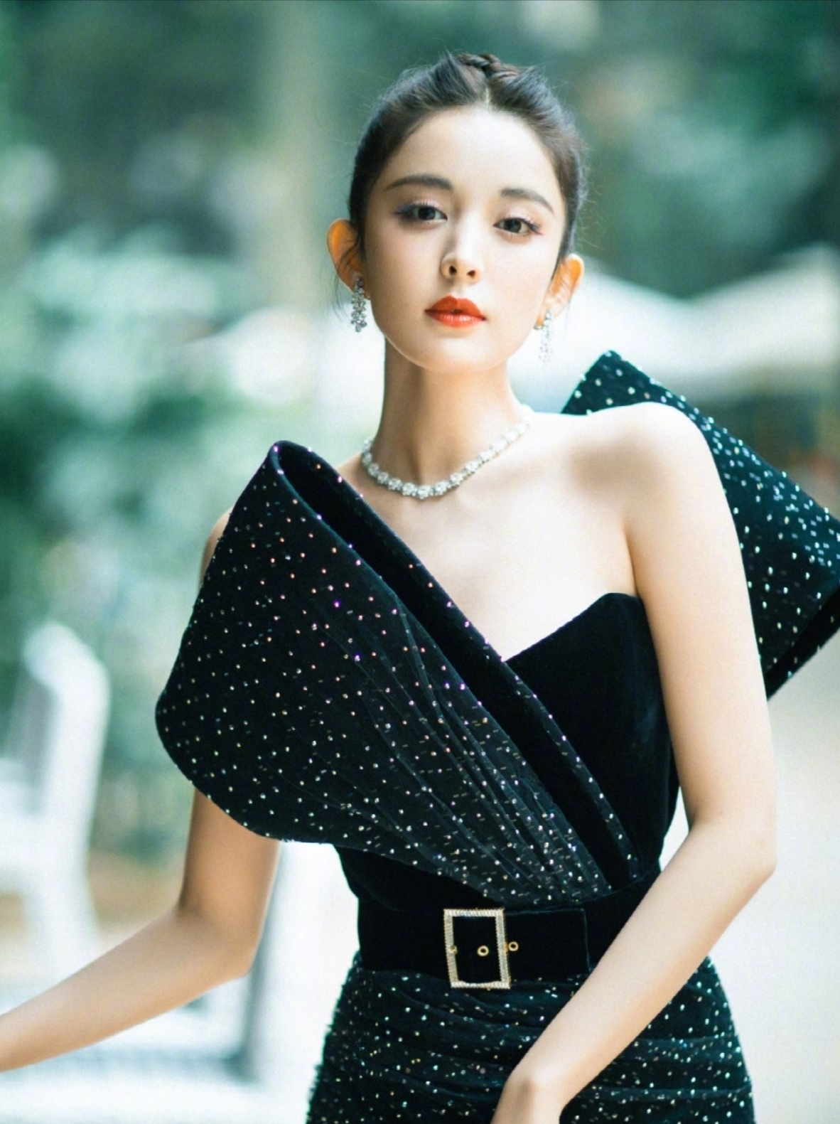 迪丽热巴古力娜扎穿时尚连衣裙,甜美可爱,还不赶紧学起来