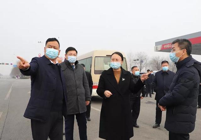 郭卫欣等区四大班子领导节前走访慰问现役军人 一线防控人员