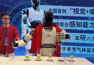 全国首个！湖北机器人“大壮”能闻味儿了 可识别几十种气味