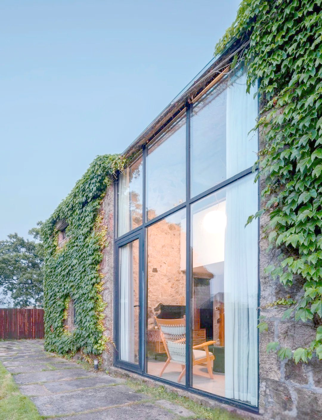 温岭奢野一宅:探索山海渔村中的石头别墅