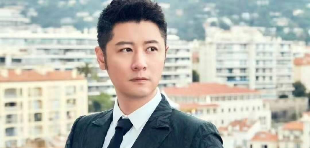 被林心如嫌弃的任重,无戏可拍只能去教书,黄轩与景甜都是他学生