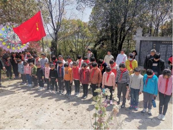 岳阳县筻口镇朱仑小学:缅怀先烈,学史明理,传承红色基因