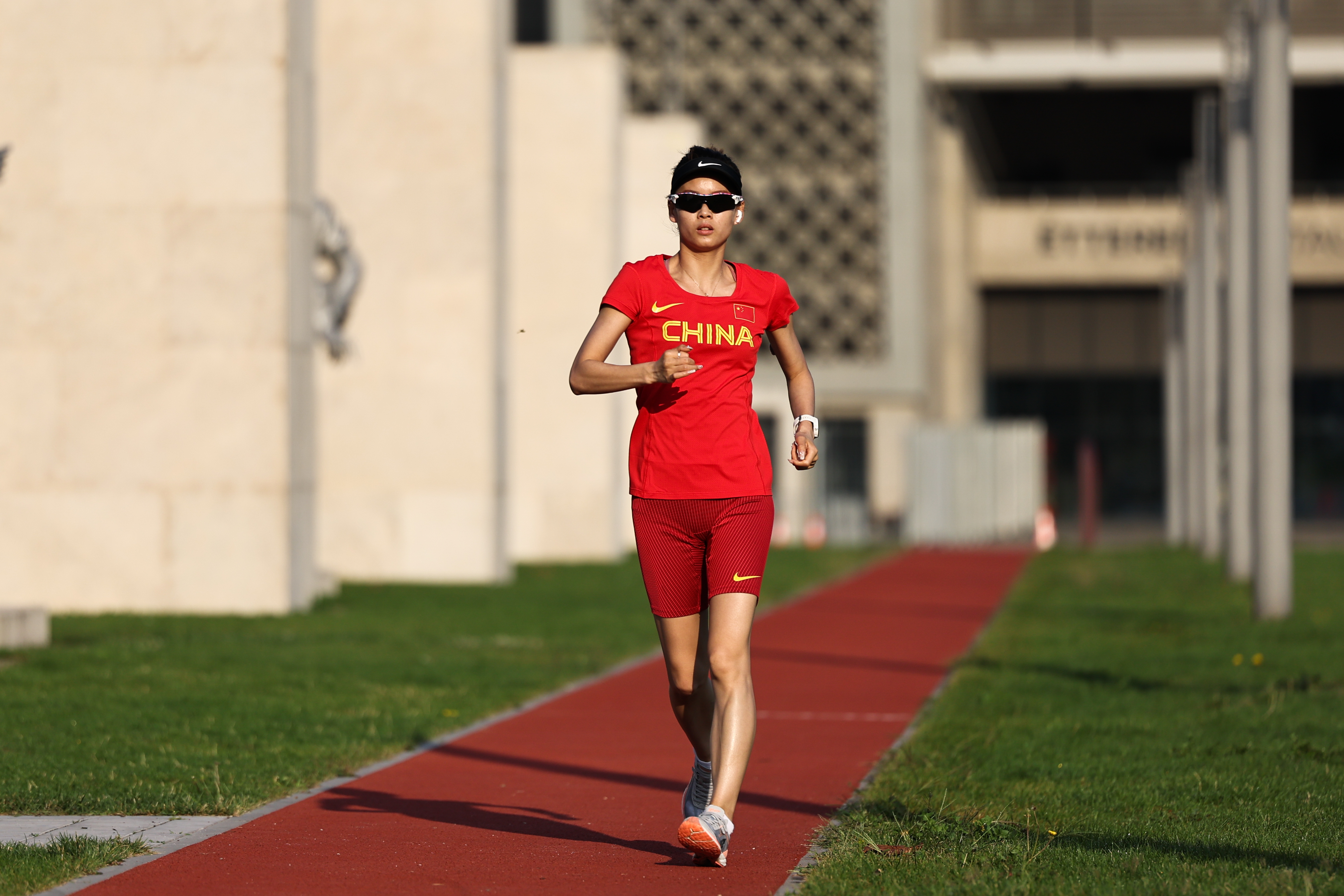 中国竞走女队进行赛前训练