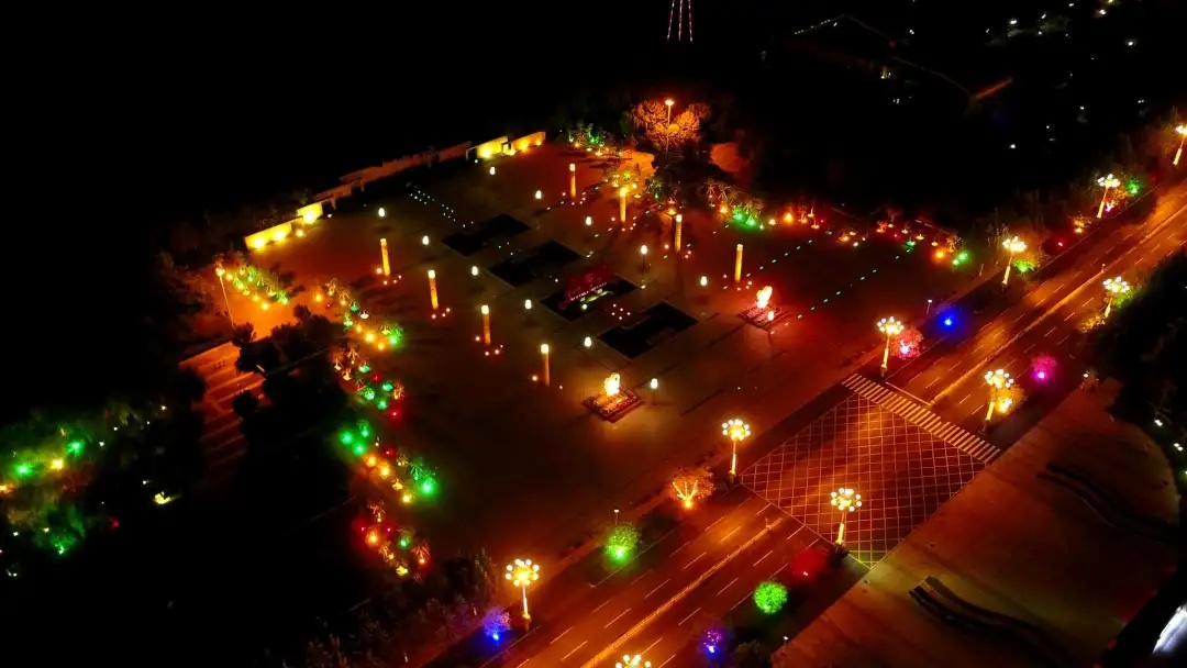 邯郸v视|鸡泽:椒乡夜景惹人醉 流光溢彩如梦幻