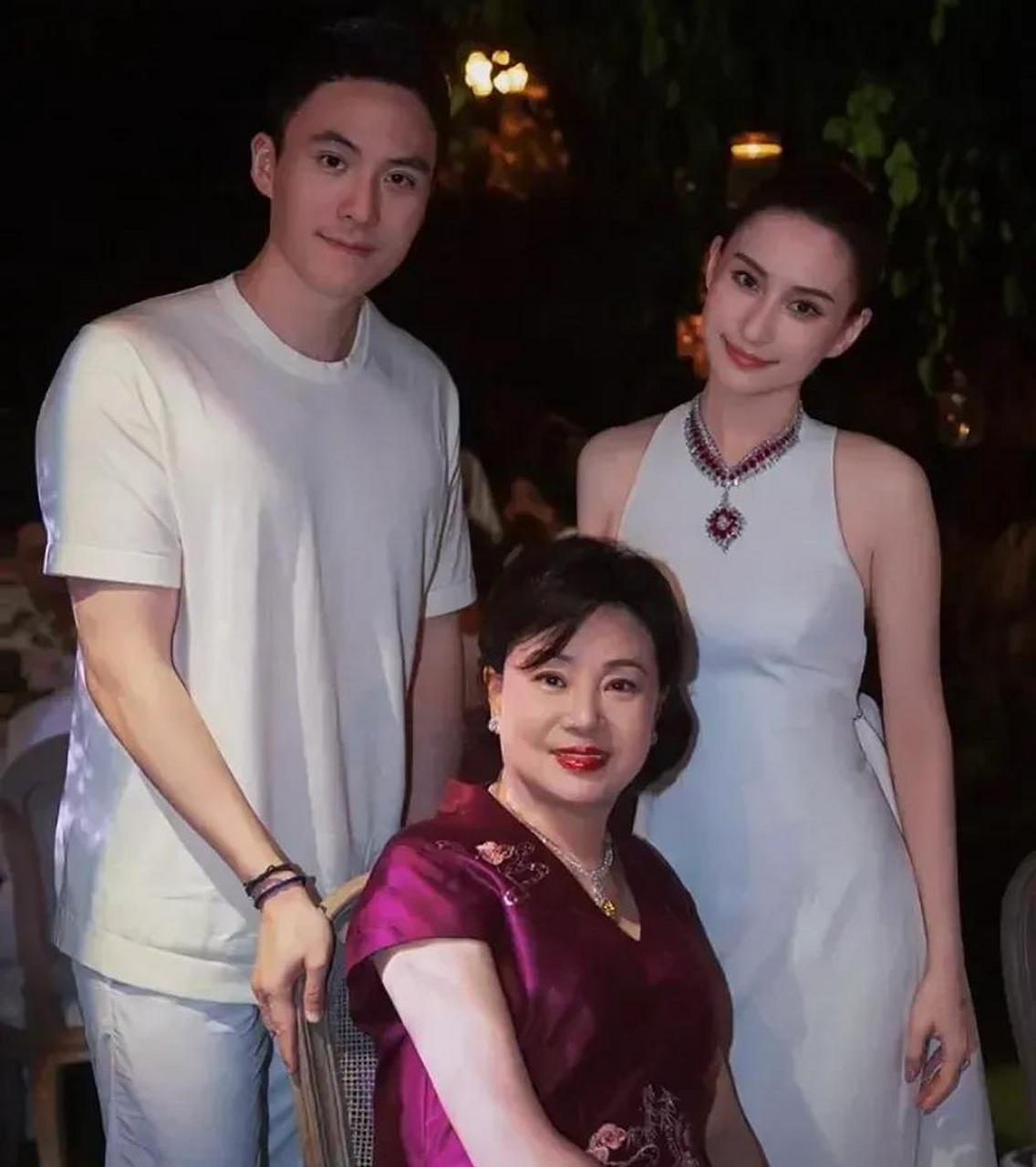 赌王的原配黎婉华才是最低调内敛的存在!