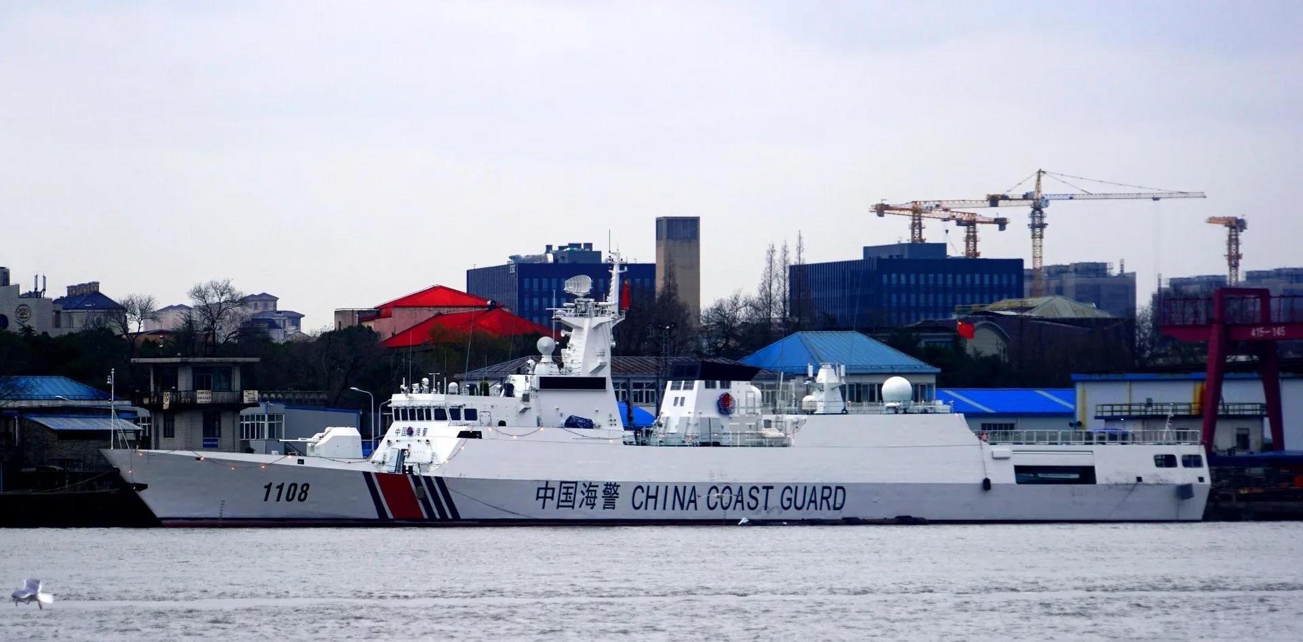 5月1日4艘中国海警船进入钓鱼岛附近海域进行轮换,接替原本在钓鱼岛