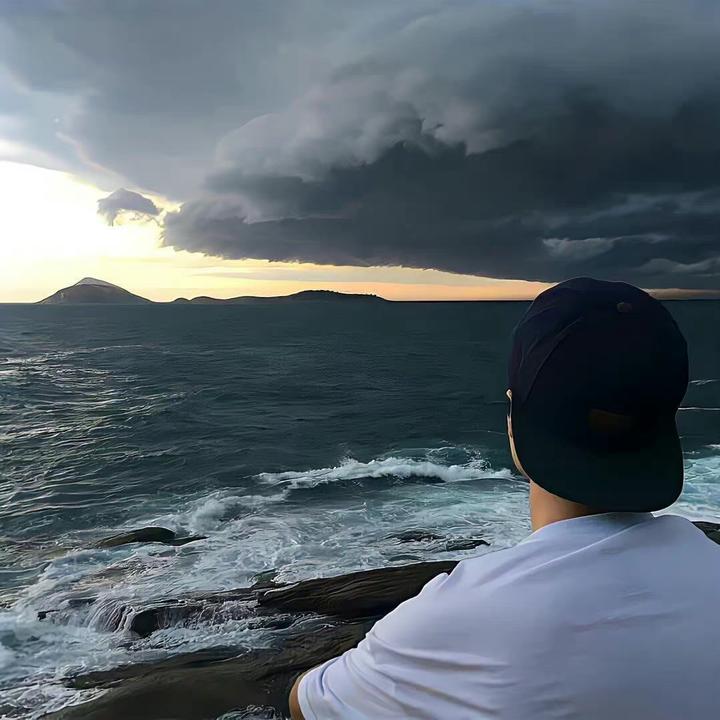 看上去很自由的男生头像