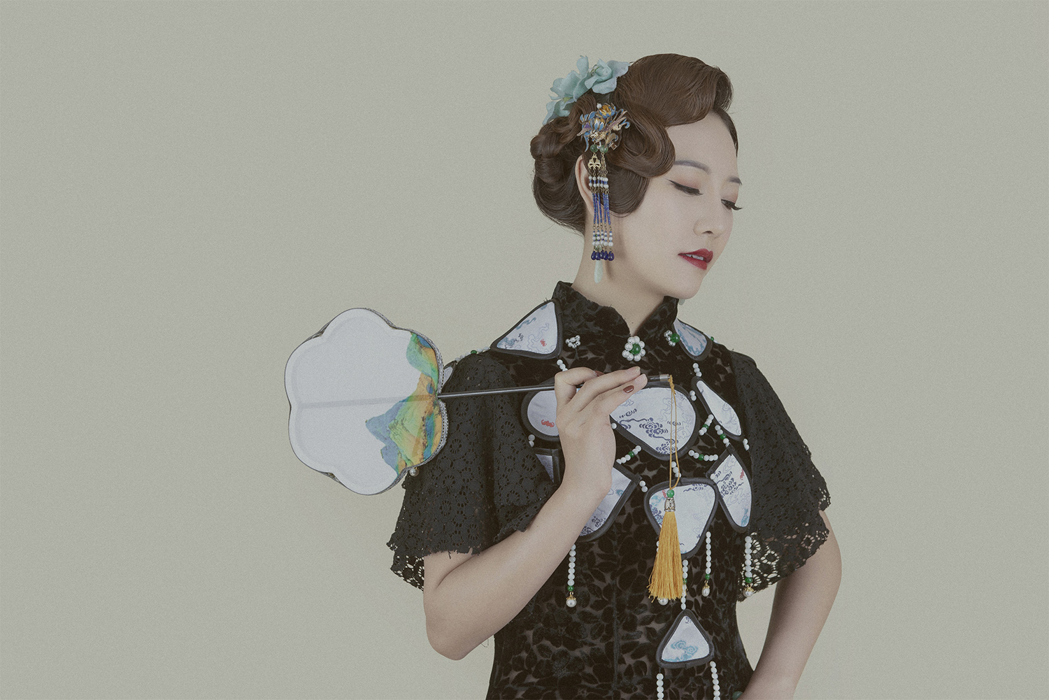 盘子女人坊拍的民国风写真,被《司藤》种草了