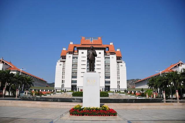 地点:泉州厦航酒店三楼多功能厅报名参加此次活动厦大国际学院是什么?
